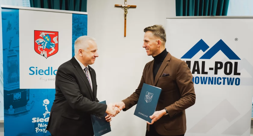 Siedlce inwestują w edukację. Podpisano umowy na termomodernizację dwóch szkół