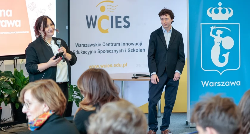 Czym zajmuje się Warszawski Rzecznik Praw Uczniowskich?