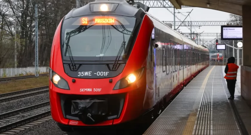 Mazowsze miesza w rozkładach – zmiany także w pociągach na lotnisko