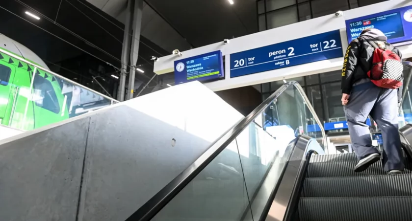 Chłód, brud i schody