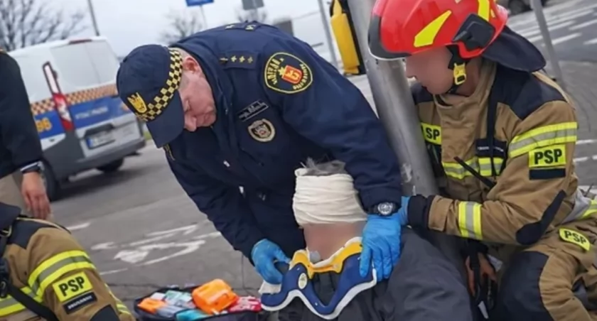 Leżał na jezdni w kałuży krwi