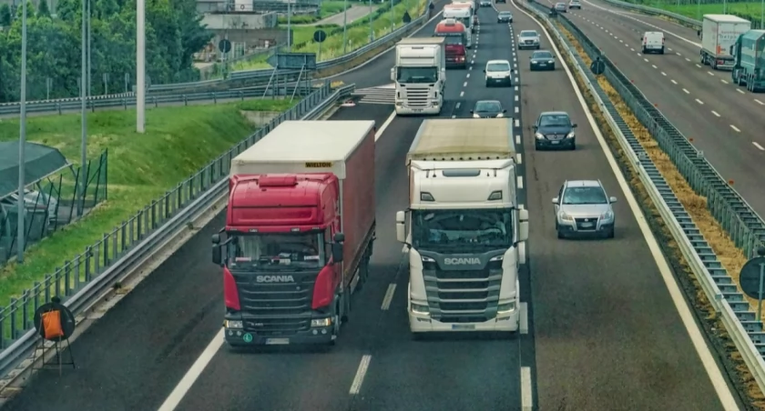 Kierowca ciężarówki znaleziony martwy w kabinie