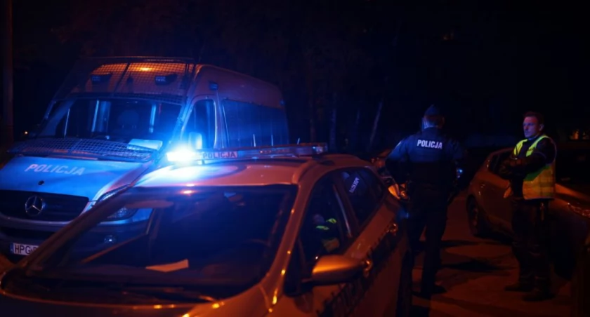 Dwie osoby w ciężkim stanie po nocnym wypadku w Warszawie