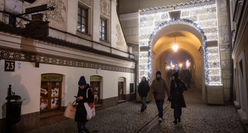 62 proc. Polaków mówi jedno o 2025 roku. Reszta nie jest pewna