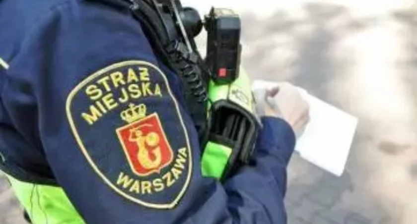Dziecko marzło w aucie. Szok na Starym Mieście