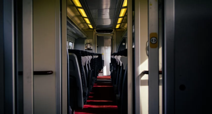Awaria pociągu i lodowaty poranek pasażerów