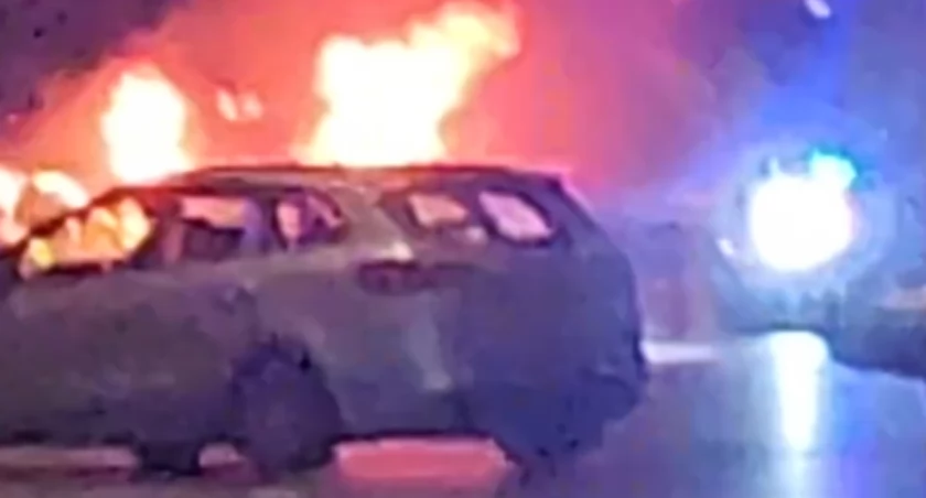 Płonące auto przed Dworcem Wileńskim!