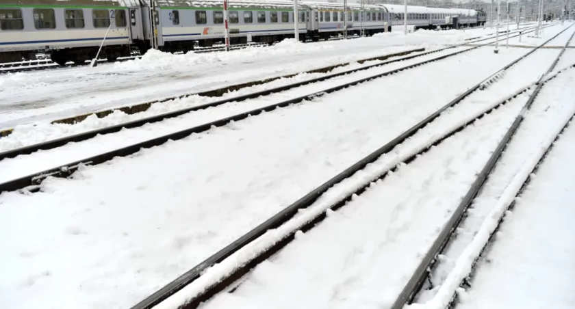 Lód rozbił rozkład jazdy!