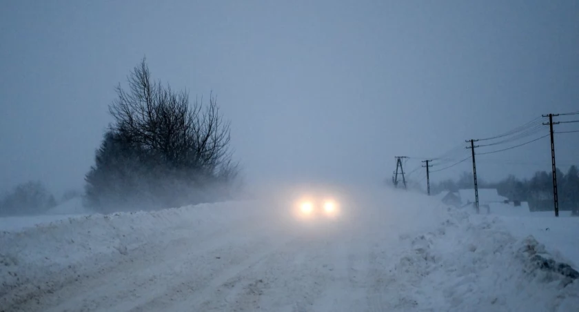 Lód na drogach, a rzeki wzbierają!