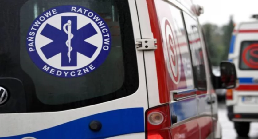 Poranny horror w Markach. Autobus zmiażdżył osobówkę