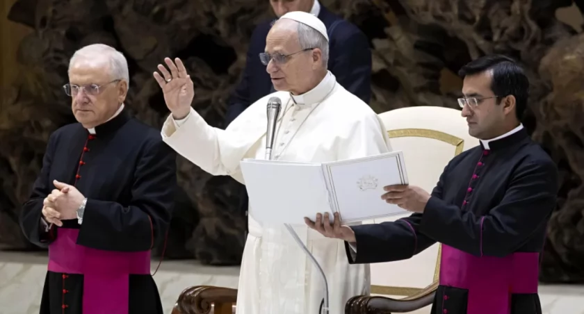 Papież o iluzji szczęścia: „Nie marnujcie na to życia”