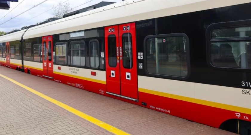 Tysiące pasażerów utknęło, pociągi stoją