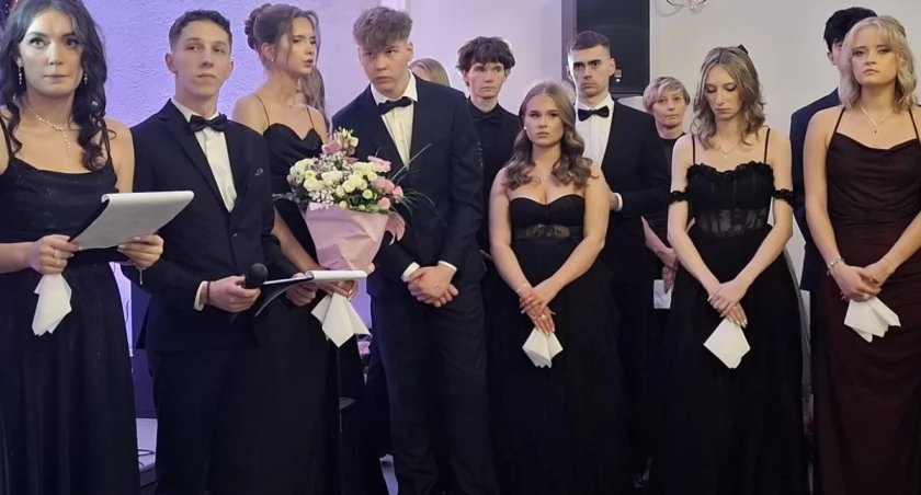Studniówkowy maraton maturzystów z powiatu radomskiego
