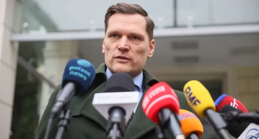 Ojciec, funkcjonariusz, morderca