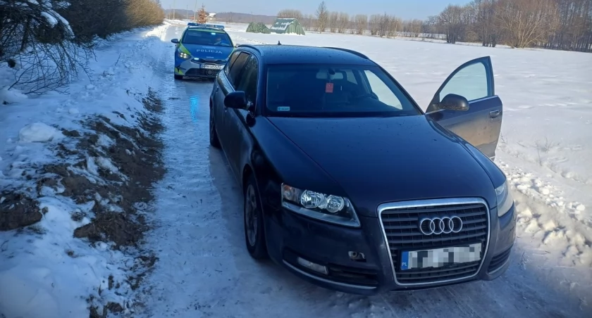 Pościg w Wróblewie zakończył się na polnej drodze