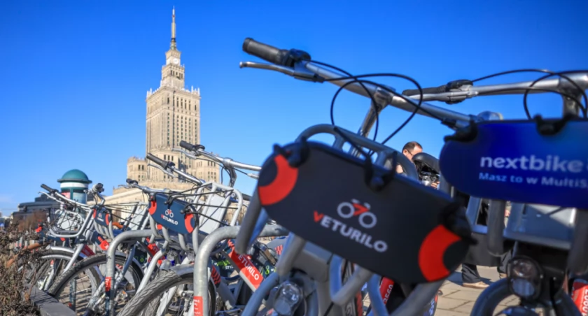 Warszawa znów przesiada się na dwa kółka