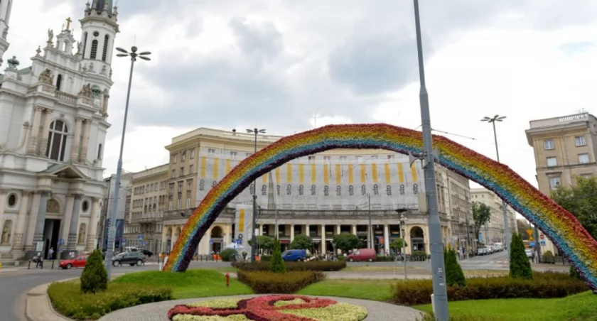 Tęcza znów stanie w centrum Warszawy?
