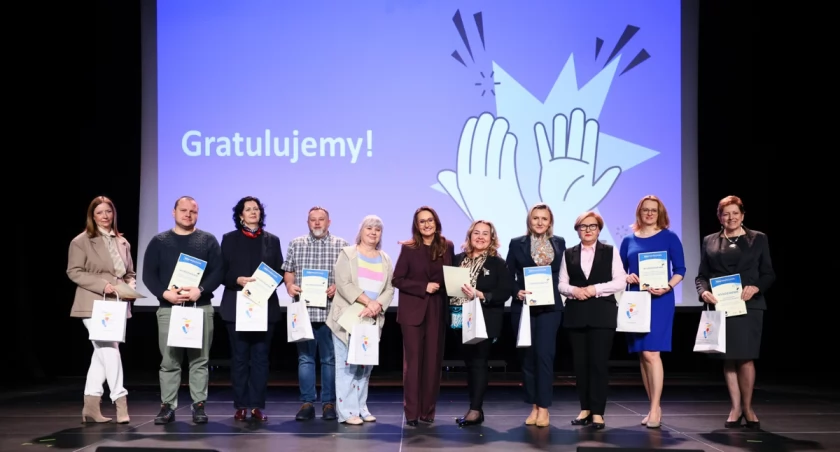 Warszawa przyspiesza cyfryzację szkół