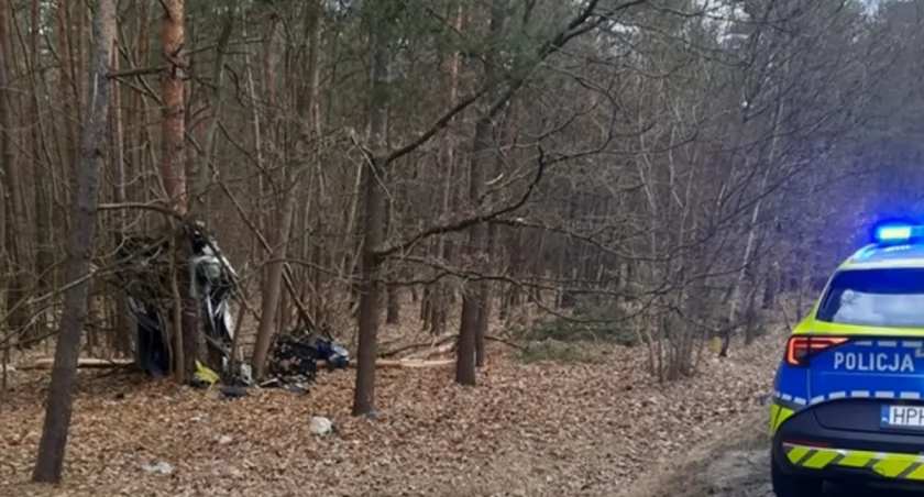 Myśleli, że auto jest puste. Prawda była wstrząsająca