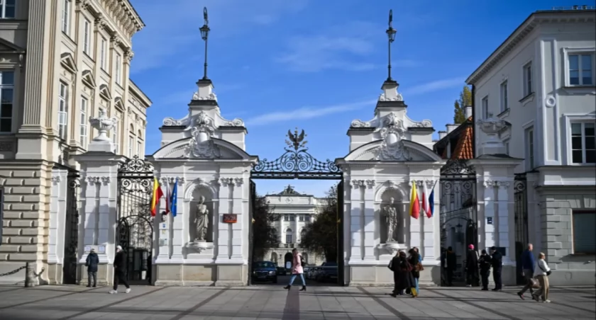 Uniwersytet Warszawski pierwszym wyborem mediów