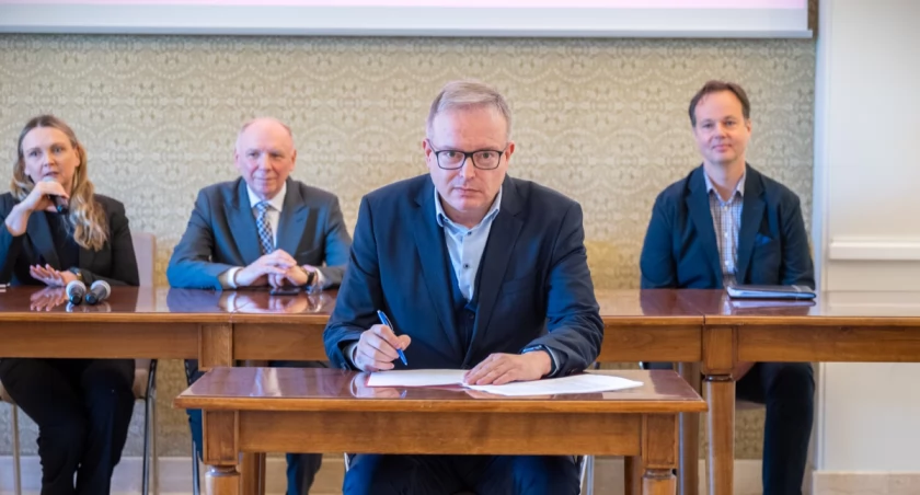 Czy Warszawie grożą przerwy w dostawach? Jest pilna decyzja ratusza