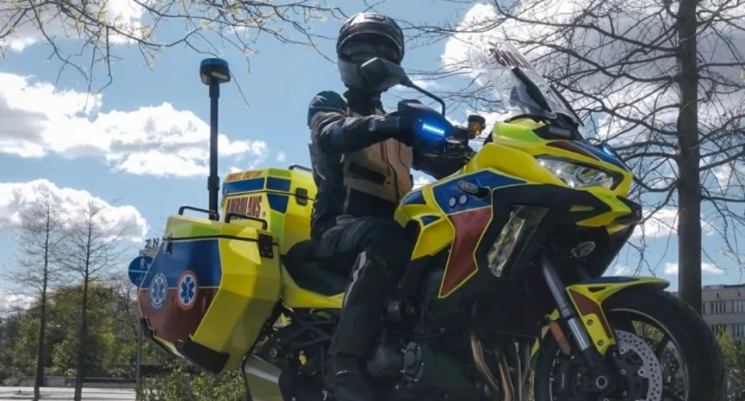 W Warszawie ruszył pierwszy motoambulans. Szybsza pomoc w miejskich korkach