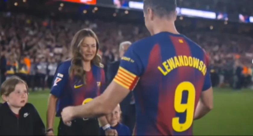Anna Lewandowska nie kryła łez. Na murawie pojawiły się też córki