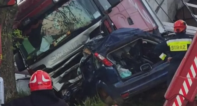 Koszmarny wypadek. Nie żyje 40-letni kierowca