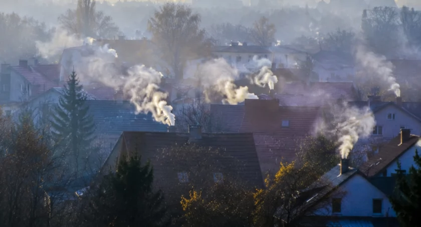 Mazowsze rusza do walki ze smogiem. Miliony na likwidację „kopciuchów”