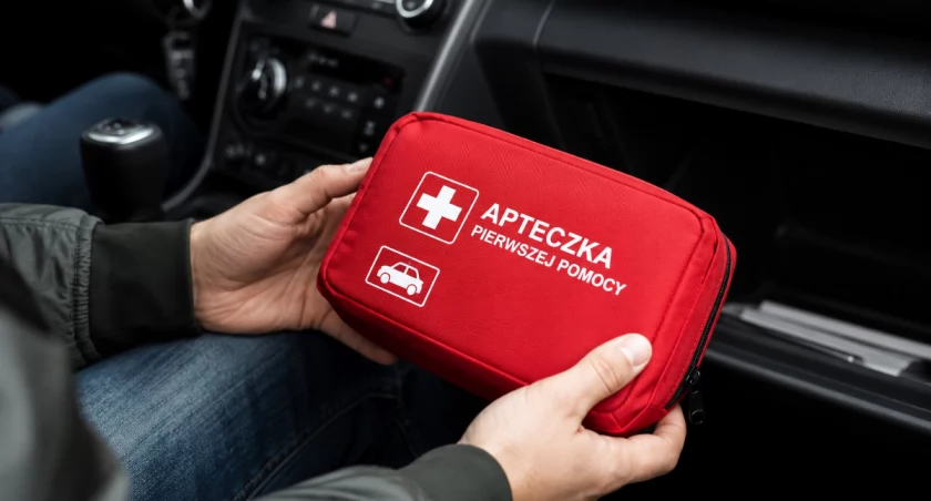 To może uratować życie. Ministerstwo chce obowiązkowych apteczek w autach
