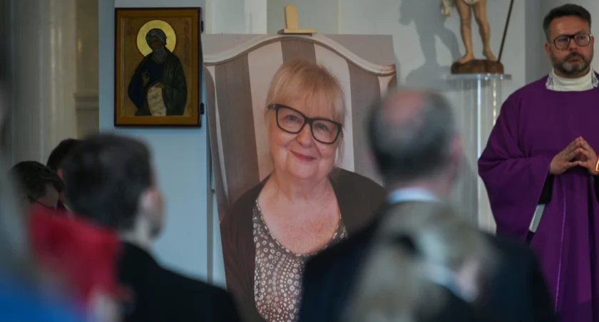 Poruszające sceny na pogrzebie Stanisławy Celińskiej. Wiele osób nie kryło łez [ZDJĘCIA]