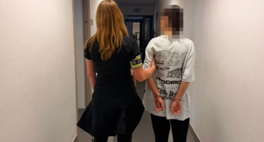Zatrzymani za kradzieże rozbójnicze na kierowcach przewozów „na aplikację”