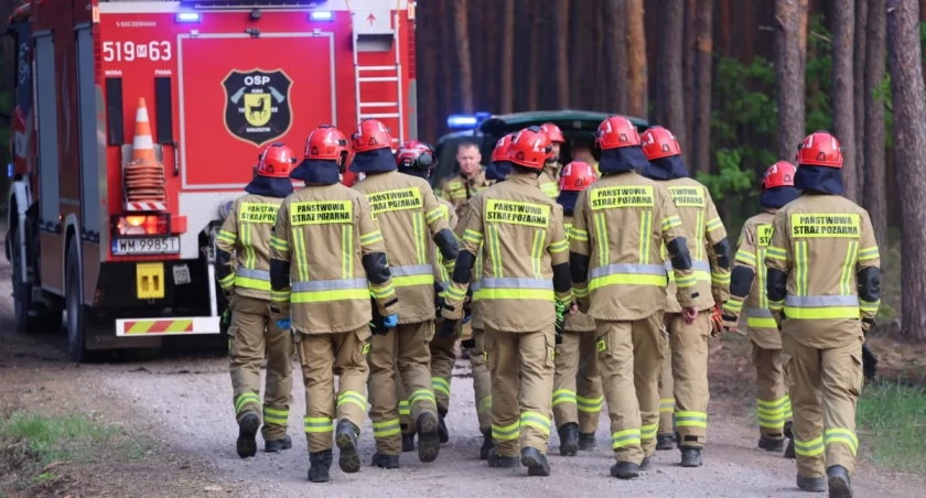 Wielki pożar lasu pod Warszawą. Ewakuacja mieszkańców i setki strażaków w akcji