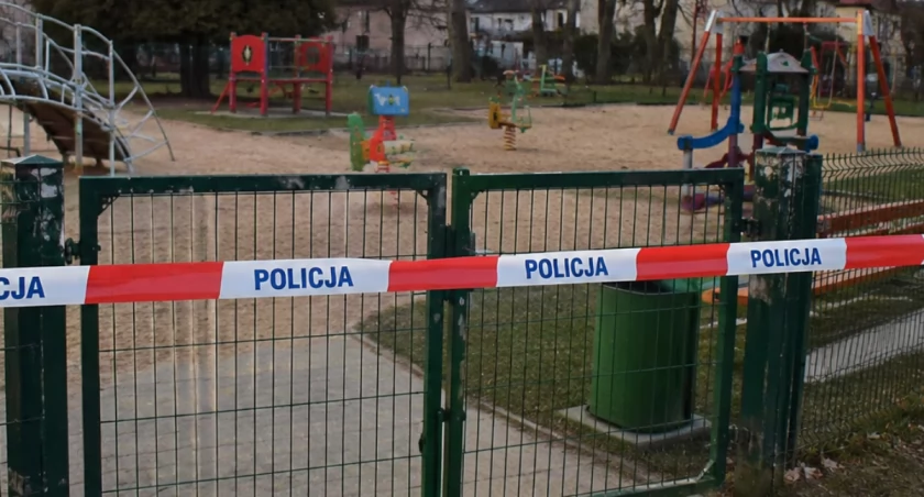 Poranna tragedia wstrząsnęła mieszkańcami. Zwłoki na placu zabaw