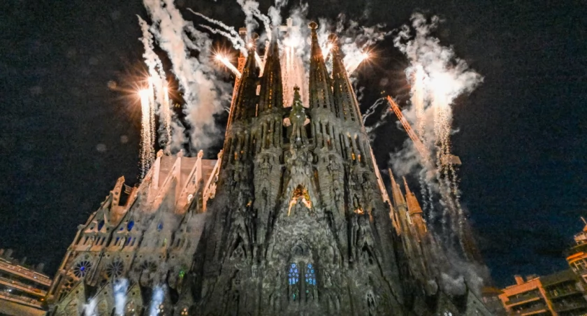 Historyczna chwila w Sagrada Familia  [ZDJĘCIA + WIDEO]