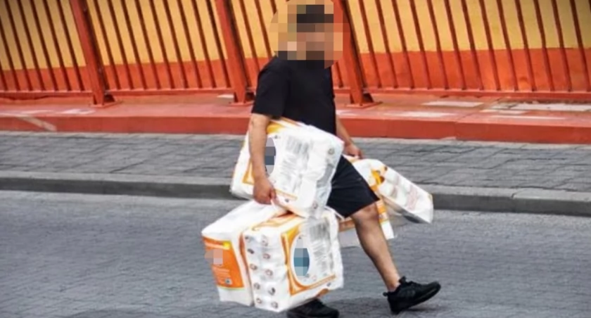 Kryzys żołądkowy czy złodziejstwo? 42‑latek ukradł 1800 rolek papieru toaletowego