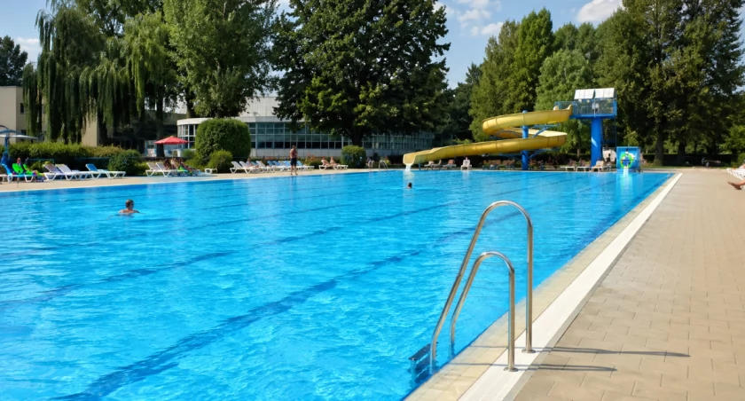 Upały uderzają w Warszawę. Tu mieszkańcy będą ratować się przed żarem