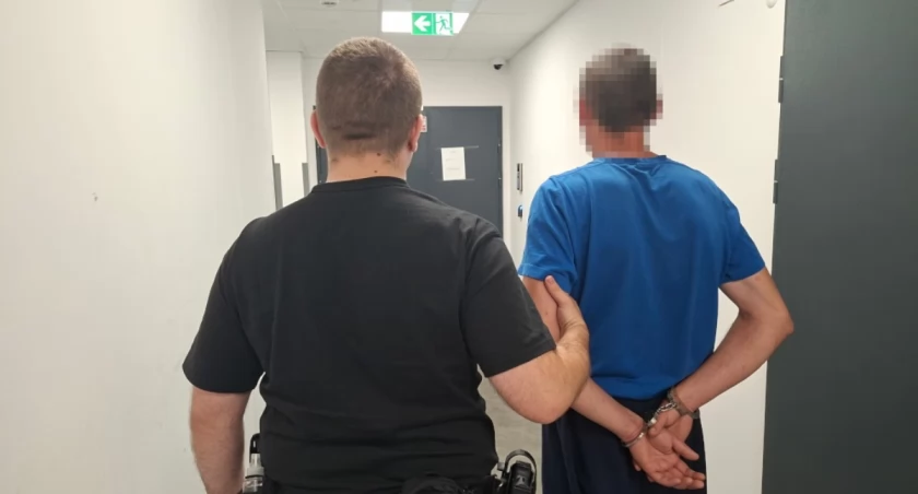 Policjanci nie wierzyli własnym oczom. Tyle zakazów i nadal za kierownicą