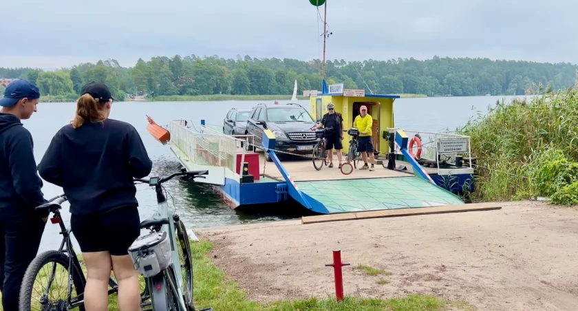 [WIDEO] Prom Bełdany w Wierzbie. Jedyna taka przeprawa na Mazurach