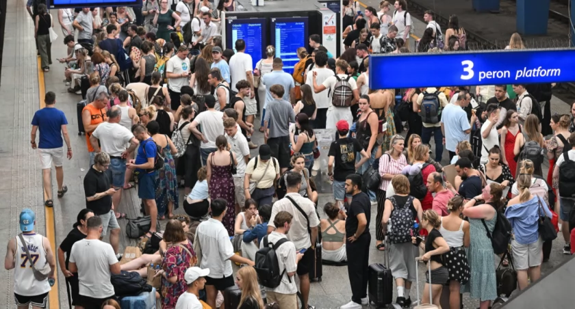 Warszawa Centralna. Po paraliżu przyszło uspokojenie? [ZDJĘCIA]