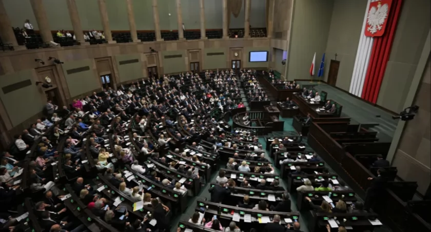Koniec z medycznymi oszustami? Sejm właśnie podjął ważną decyzję