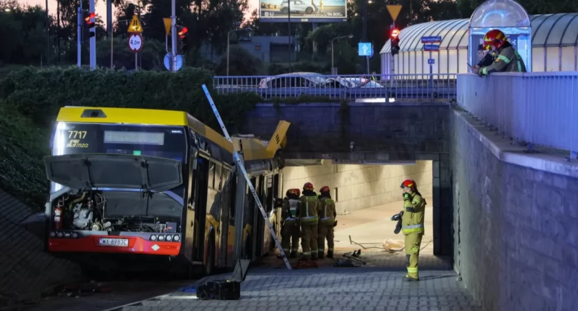 Po dramatycznym wypadku autobusu MZA przerywa spekulacje. Padło jednoznaczne oświadczenie