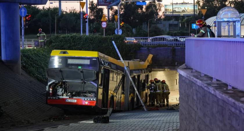 Czy ktoś mógł przejąć kontrolę nad autobusem? MZA właśnie zabrało głos