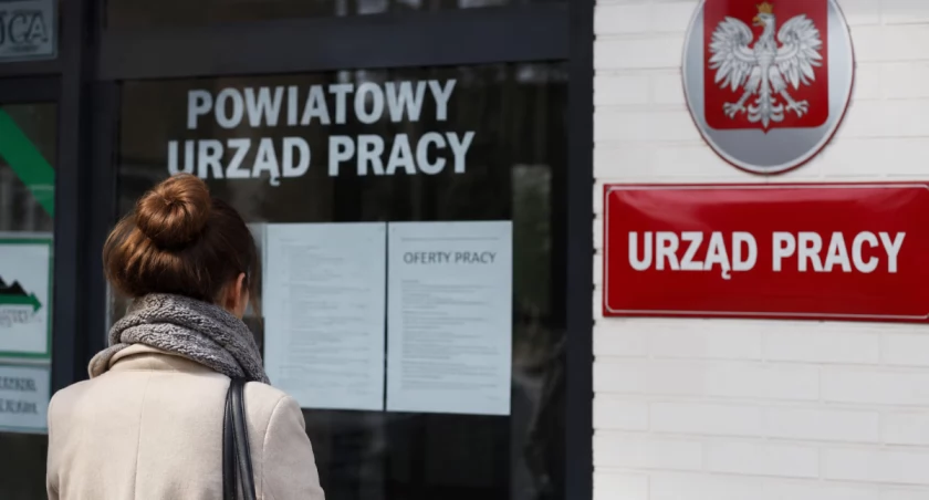 Bezrobocie znów spadło. Eksperci zwracają uwagę na jeden niepokojący szczegół