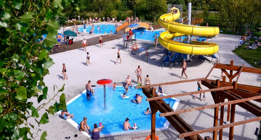 Lato w Warszawie. Co robić, gdzie odpocząć i jak poczuć wakacyjny klimat w mieście?