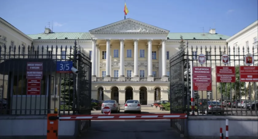 Techno zatrzęsło Wilanowem. Ratusz odpowiada na burzę