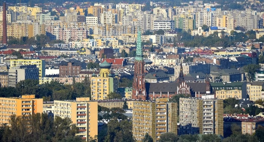 Nowe bloki, stare skażenia. NIK alarmuje w Warszawie