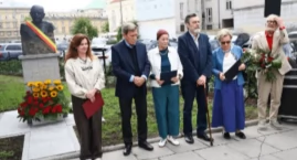 Skwer Dejmka otwarty w sercu Warszawy. Teatr wyszedł&hellip;