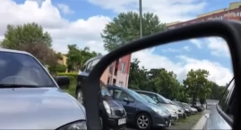 Naklejał „kary” na samochody. Kierowca policzył stra&hellip;