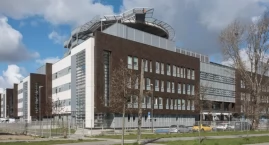 Sygnalista pod lupą. W tle działka, Lewandowski i af&hellip;